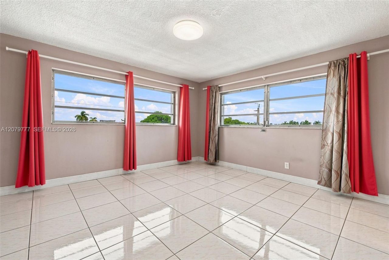 200 NE 12th Ave , Unit 1D, Hallandale Beach, FL 33009 Photo