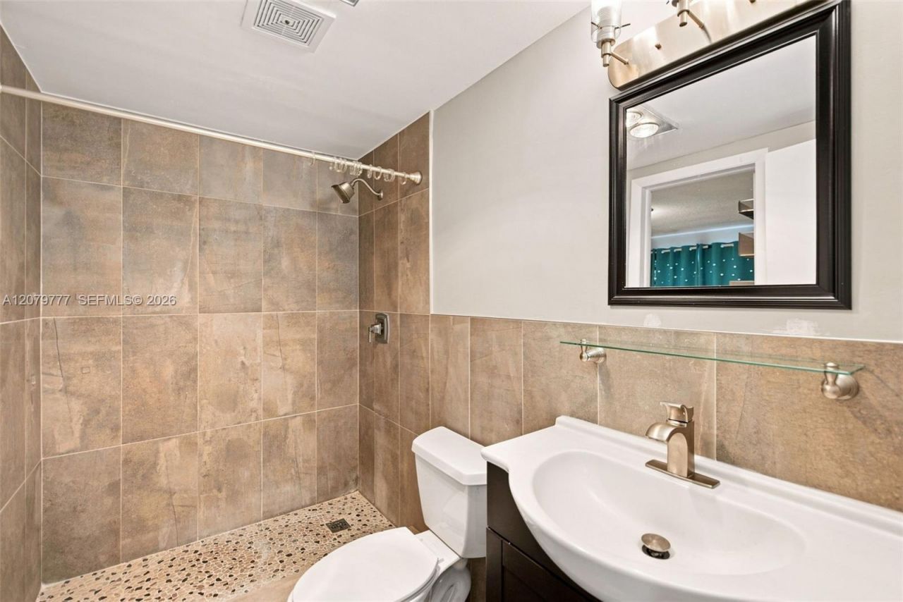 200 NE 12th Ave , Unit 1D, Hallandale Beach, FL 33009 Photo
