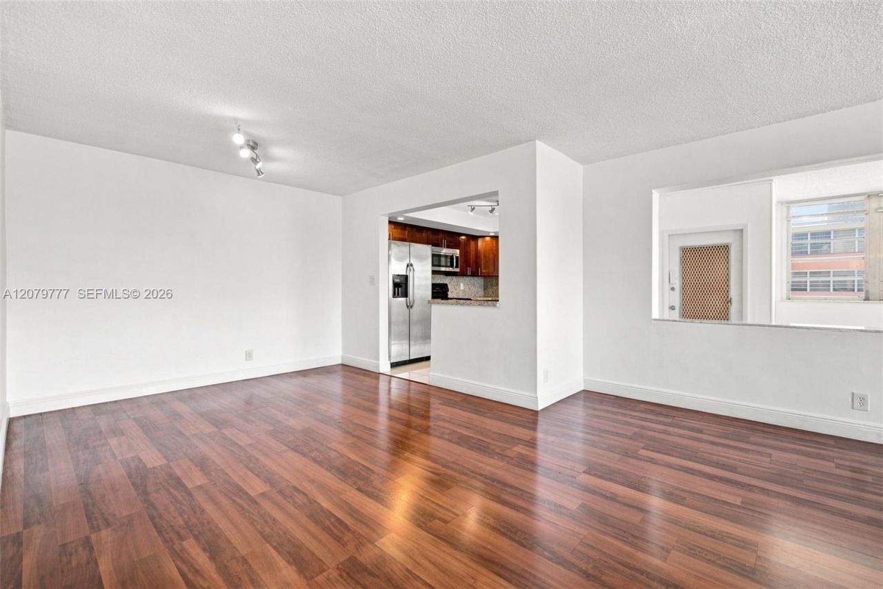 200 NE 12th Ave , Unit 1D, Hallandale Beach, FL 33009 Photo
