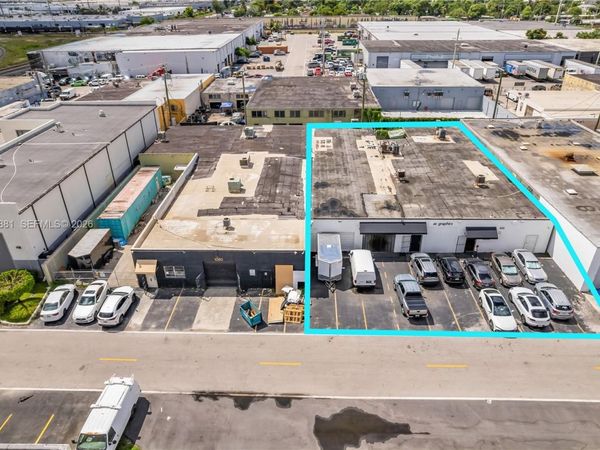 1060 E 24th St , Hialeah, FL 33013