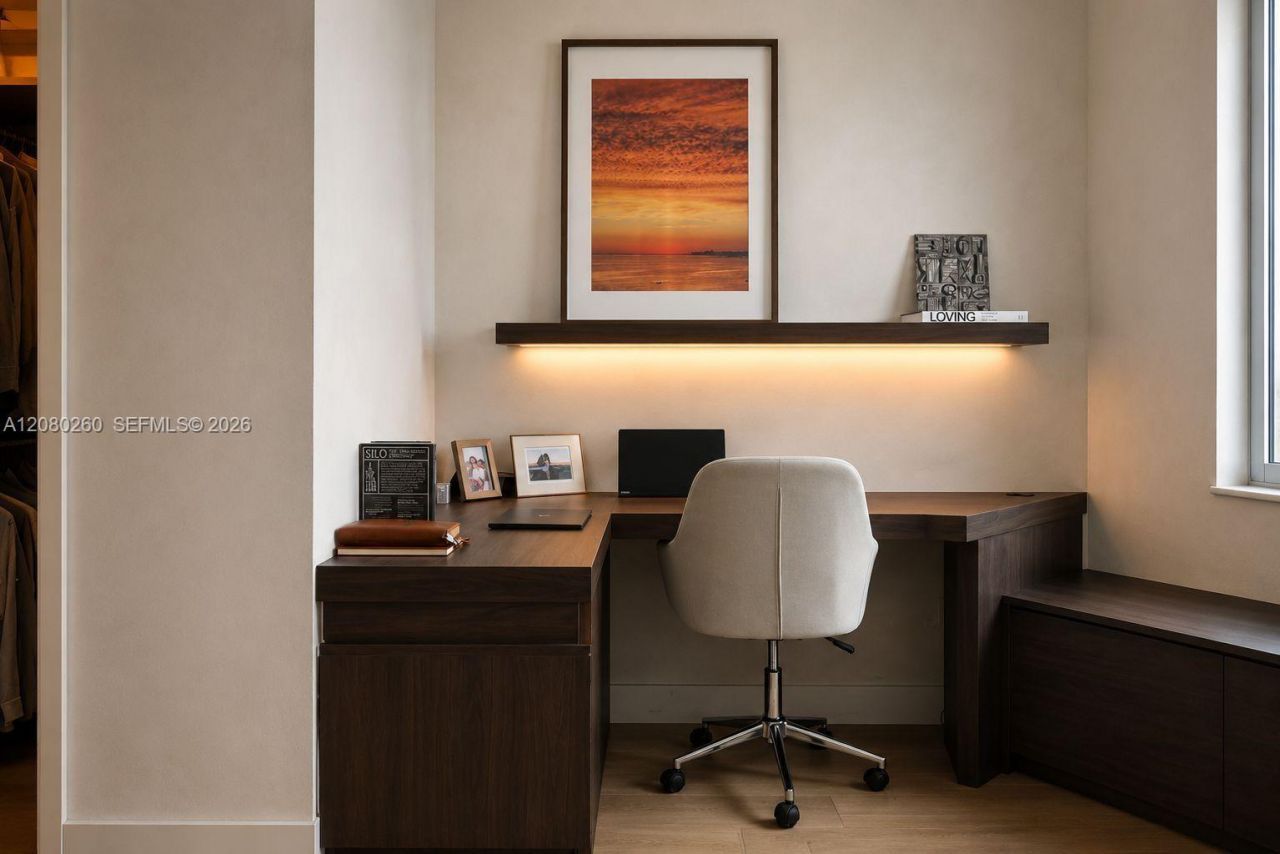 335 S Biscayne Blvd , Unit 3901, Miami, FL 33131 Photo