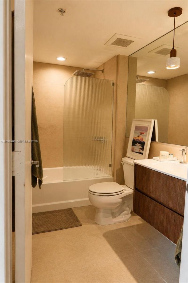 335 S Biscayne Blvd , Unit 3901, Miami, FL 33131 Photo