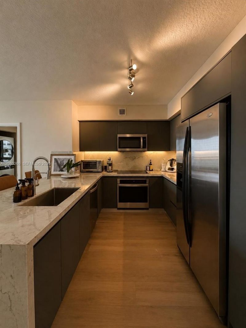 335 S Biscayne Blvd , Unit 3901, Miami, FL 33131 Photo