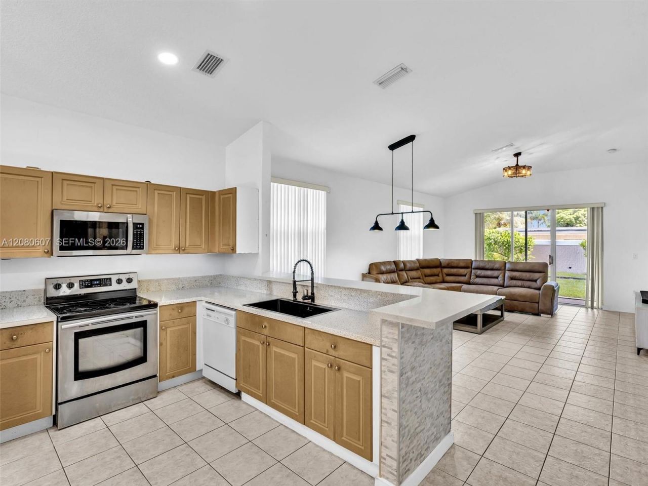 7420 S Aragon Blvd , Unit 1, Sunrise, FL 33313 Photo