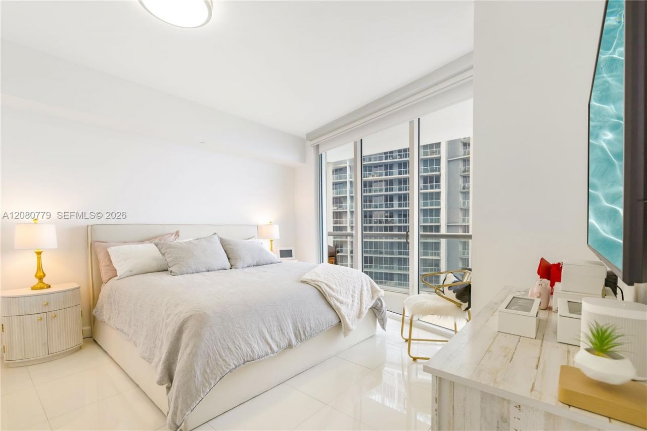 495 Brickell Ave, Unit 4704, Miami, FL 33131 Photo