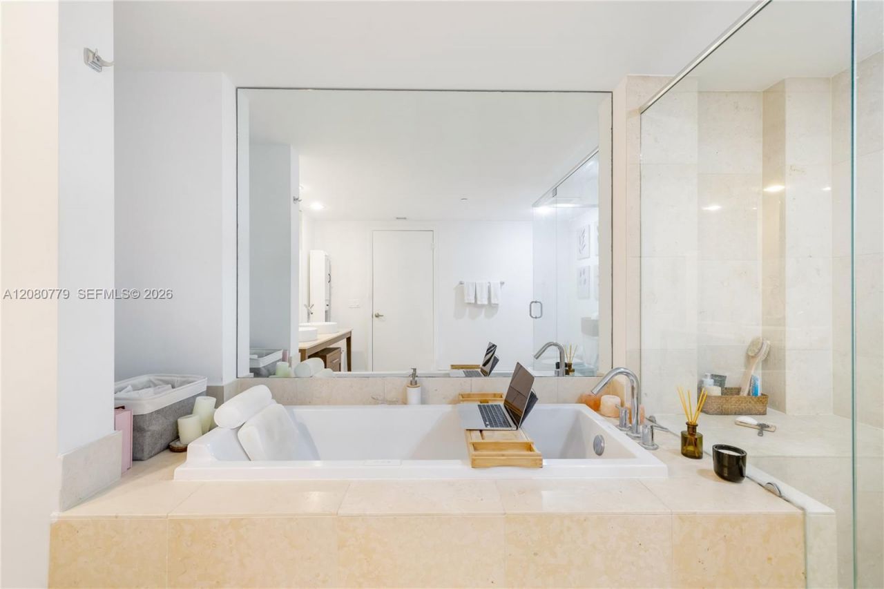 495 Brickell Ave, Unit 4704, Miami, FL 33131 Photo