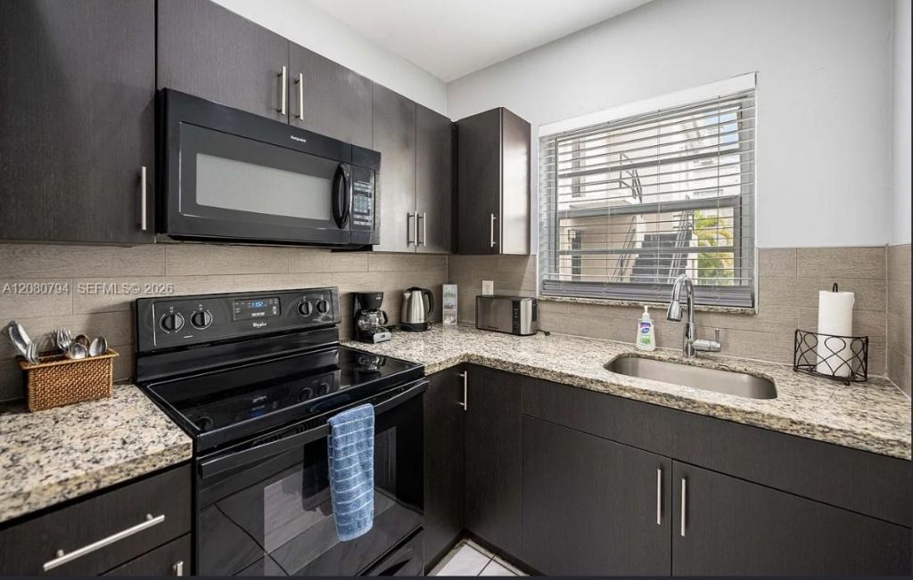 821 SW 5th St , Unit 1, Miami, FL 33130 Photo