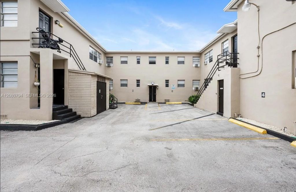 821 SW 5th St , Unit 1, Miami, FL 33130 Photo