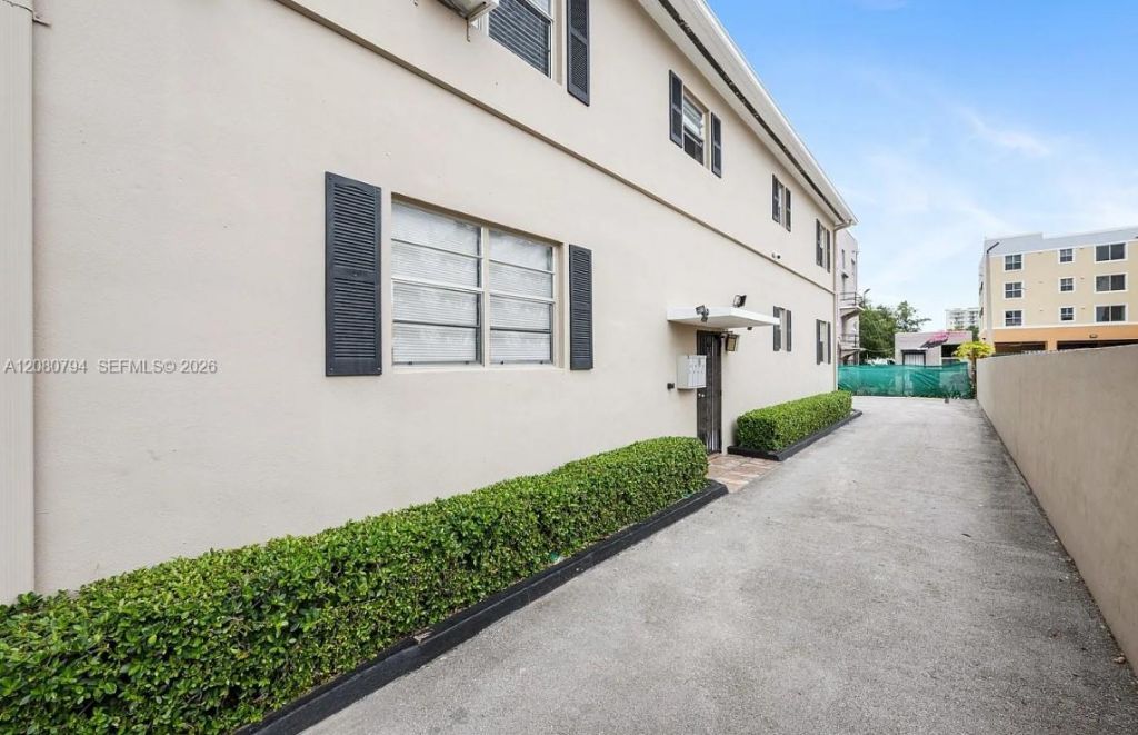 821 SW 5th St , Unit 1, Miami, FL 33130 Photo