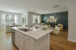 1018 Mountaintop Way photo 4