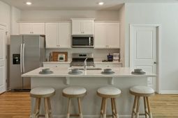 1018 Mountaintop Way photo 4