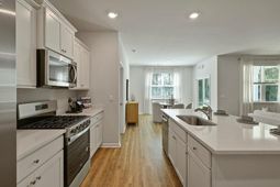 1018 Mountaintop Way photo 4