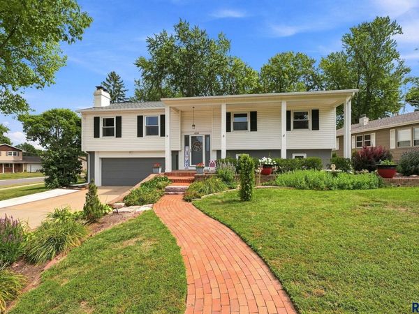 4200 S Glenview Rd, Sioux Falls, SD 57103