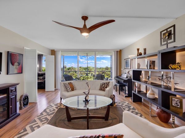 3960 Oaks Clubhouse Drive, Unit 504, Pompano Beach, FL 33069