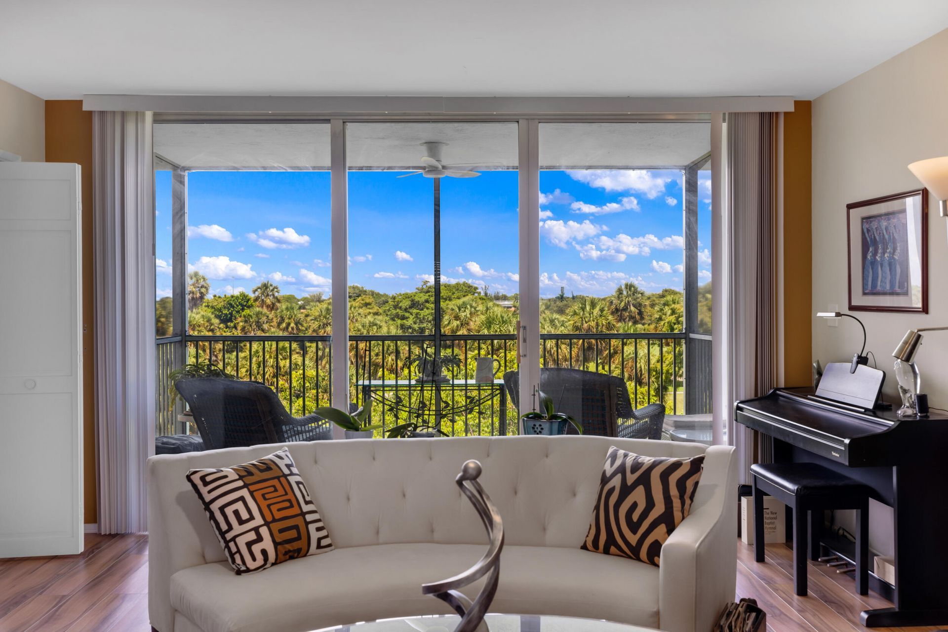 3960 Oaks Clubhouse Drive, Unit 504, Pompano Beach, FL 33069 Photo