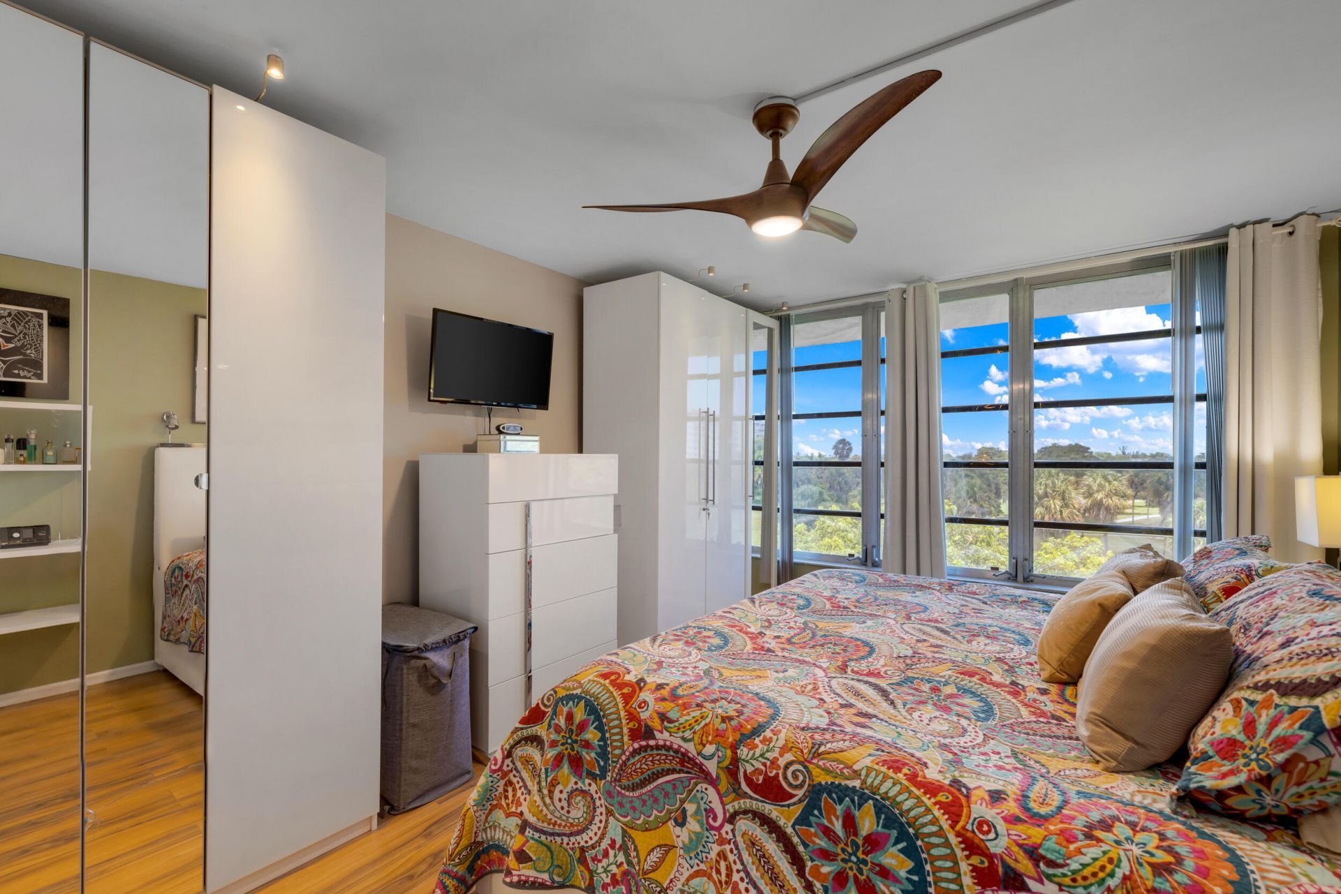 3960 Oaks Clubhouse Drive, Unit 504, Pompano Beach, FL 33069 Photo