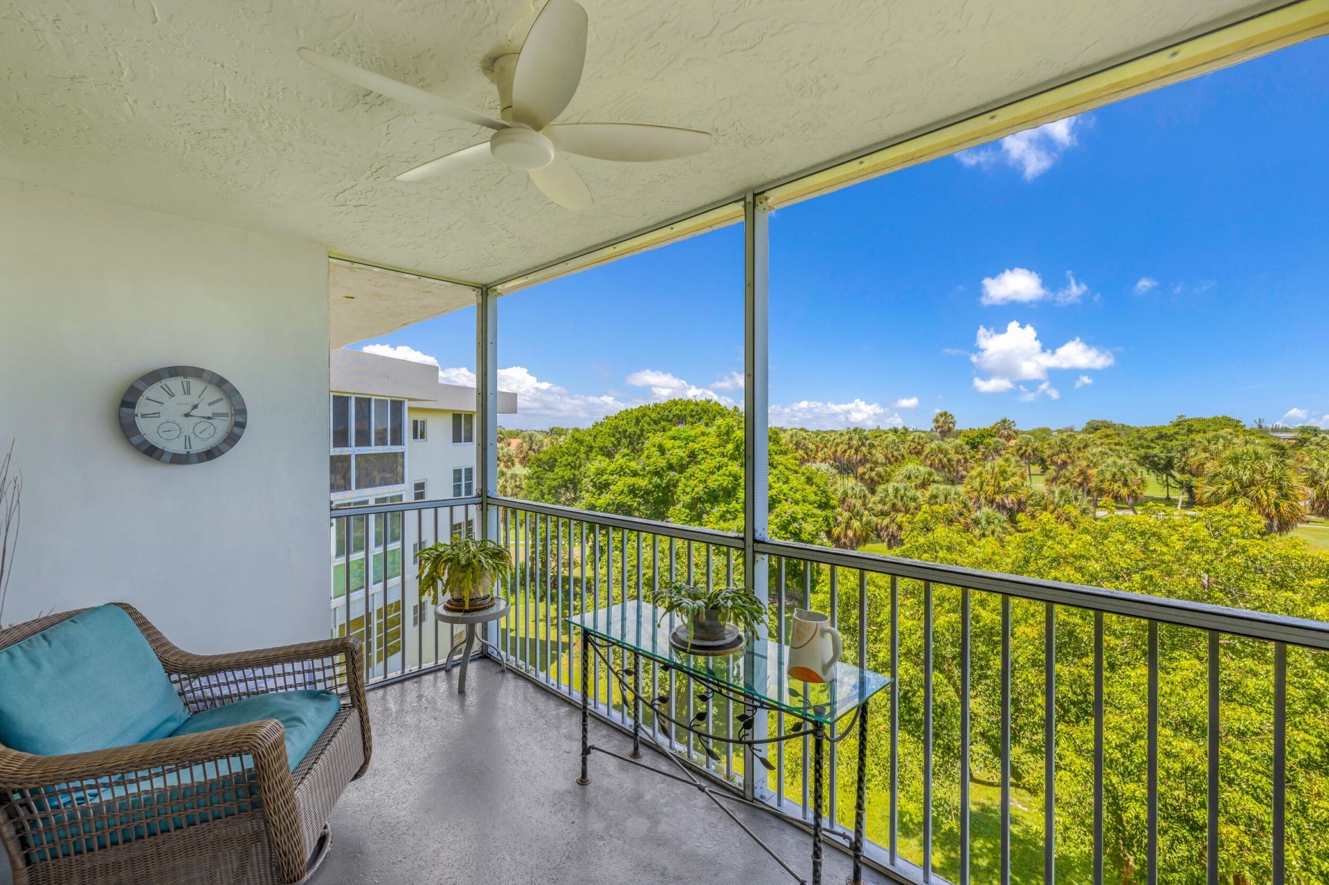 3960 Oaks Clubhouse Drive, Unit 504, Pompano Beach, FL 33069 Photo