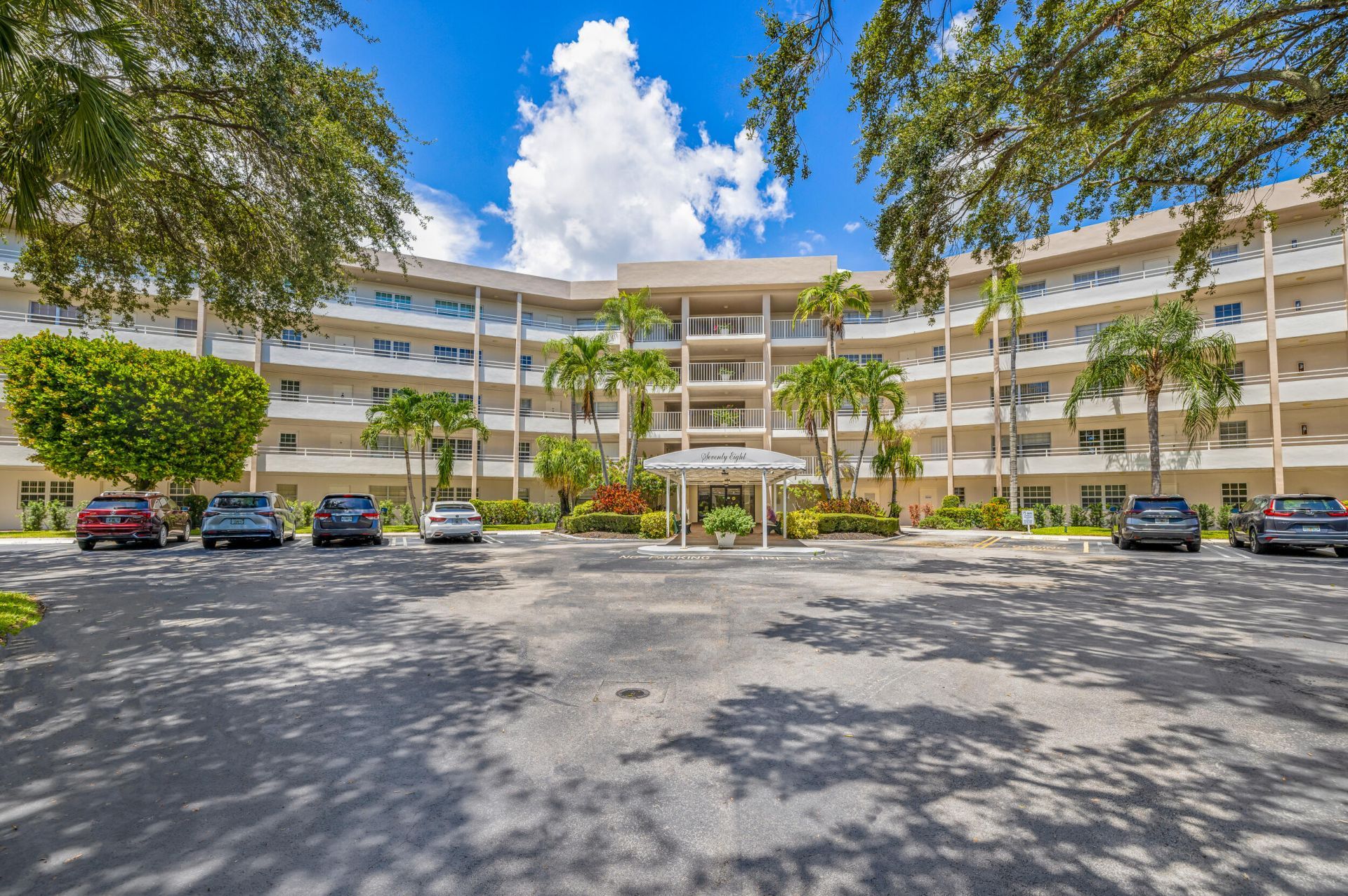 3960 Oaks Clubhouse Drive, Unit 504, Pompano Beach, FL 33069 Photo