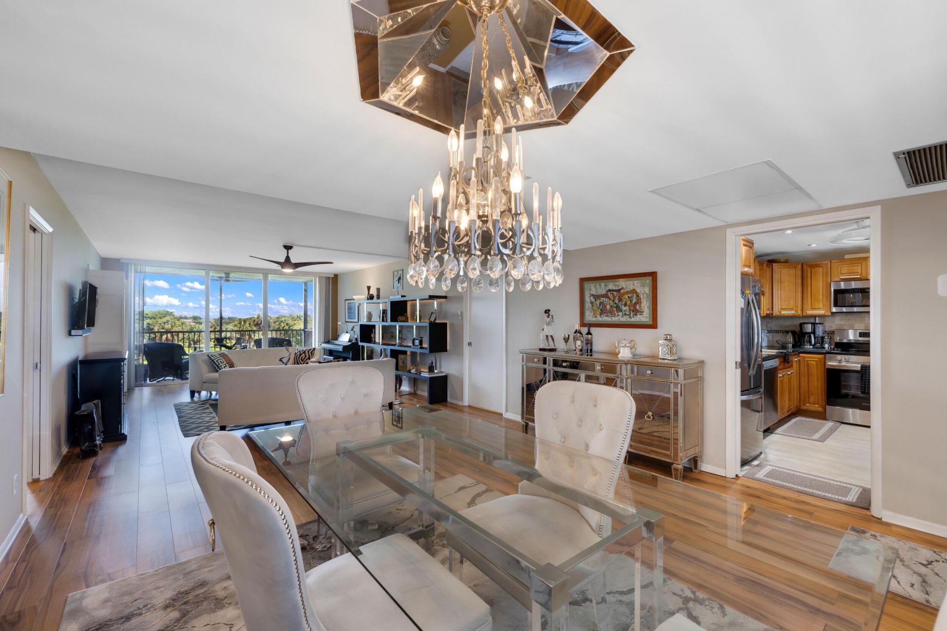 3960 Oaks Clubhouse Drive, Unit 504, Pompano Beach, FL 33069 Photo