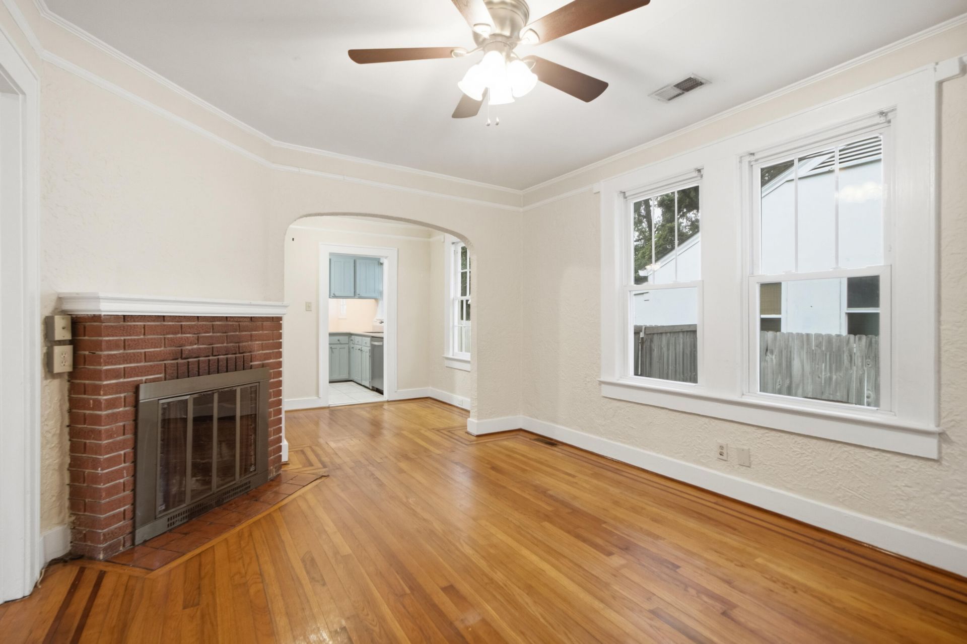 214 Live Oak Avenue Photo 4