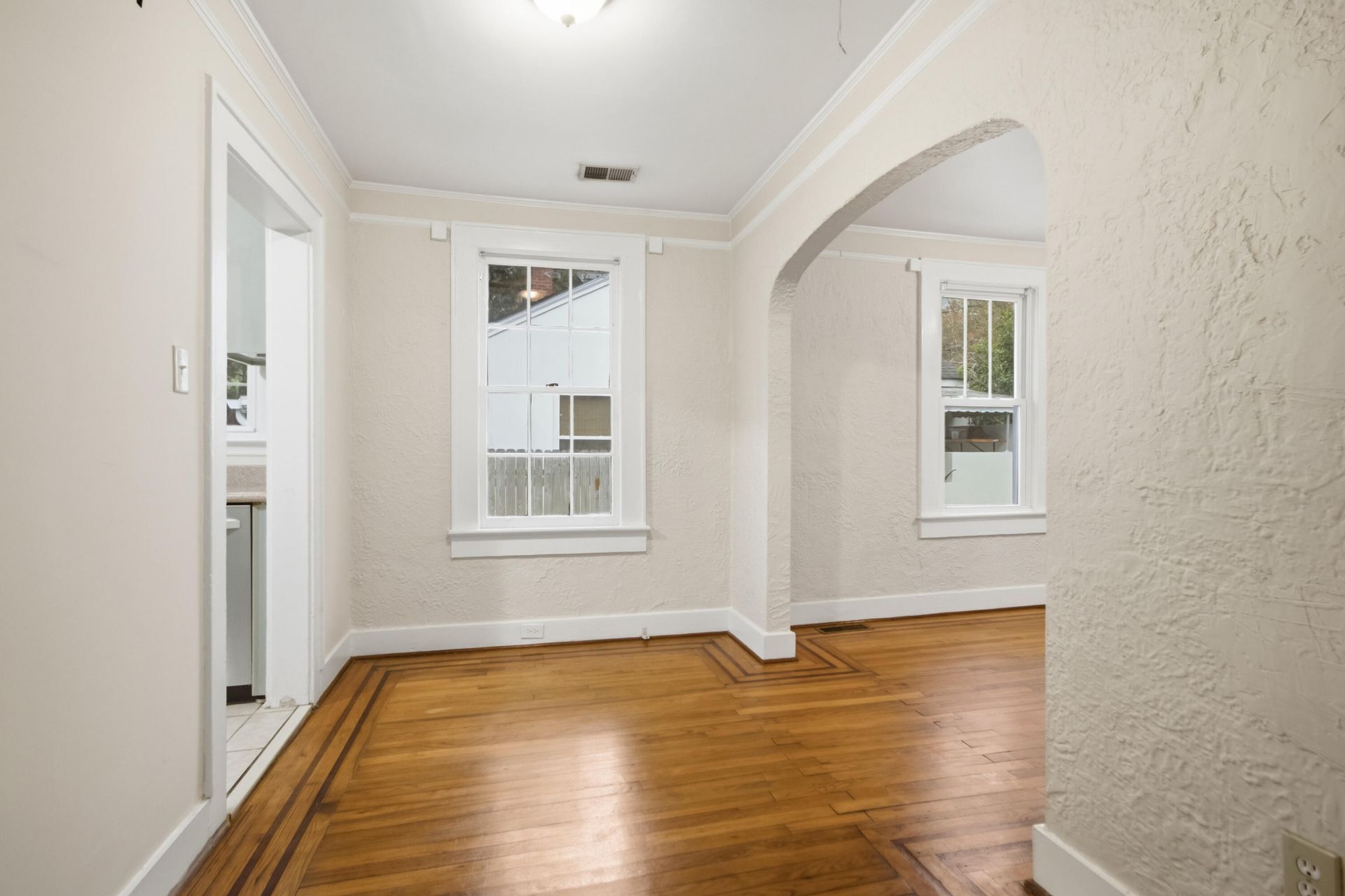 214 Live Oak Avenue Photo 7