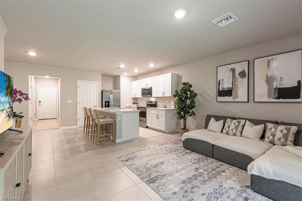 15457 Wildflower Cir, Naples, FL 34119 Photo