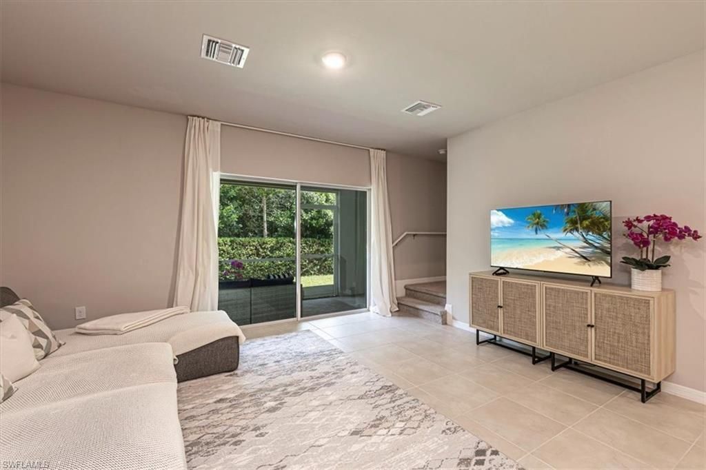 15457 Wildflower Cir, Naples, FL 34119 Photo