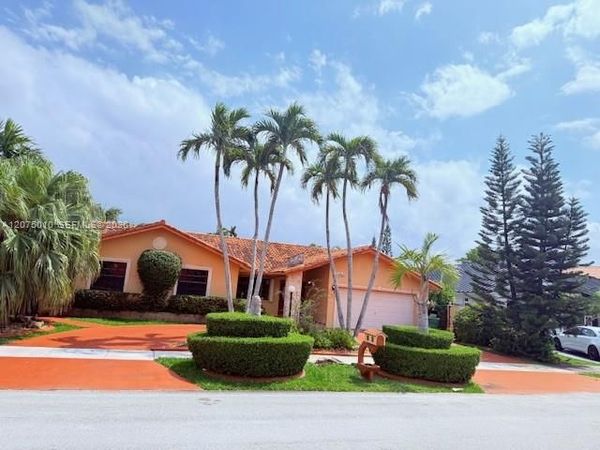 13220 SW 25th St , Miami, FL 33175