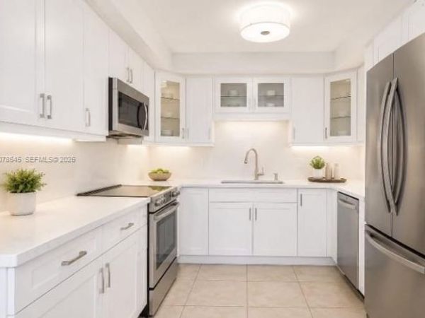 3800 S Ocean Dr, Unit 605, Hollywood, FL 33019