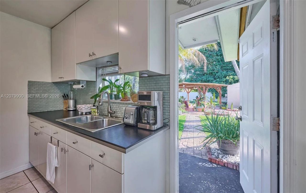 612 W Drew St, Lantana, FL 33462 Photo