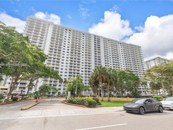 210 174th St , Unit 1201, Sunny Isles Beach, FL 33160
