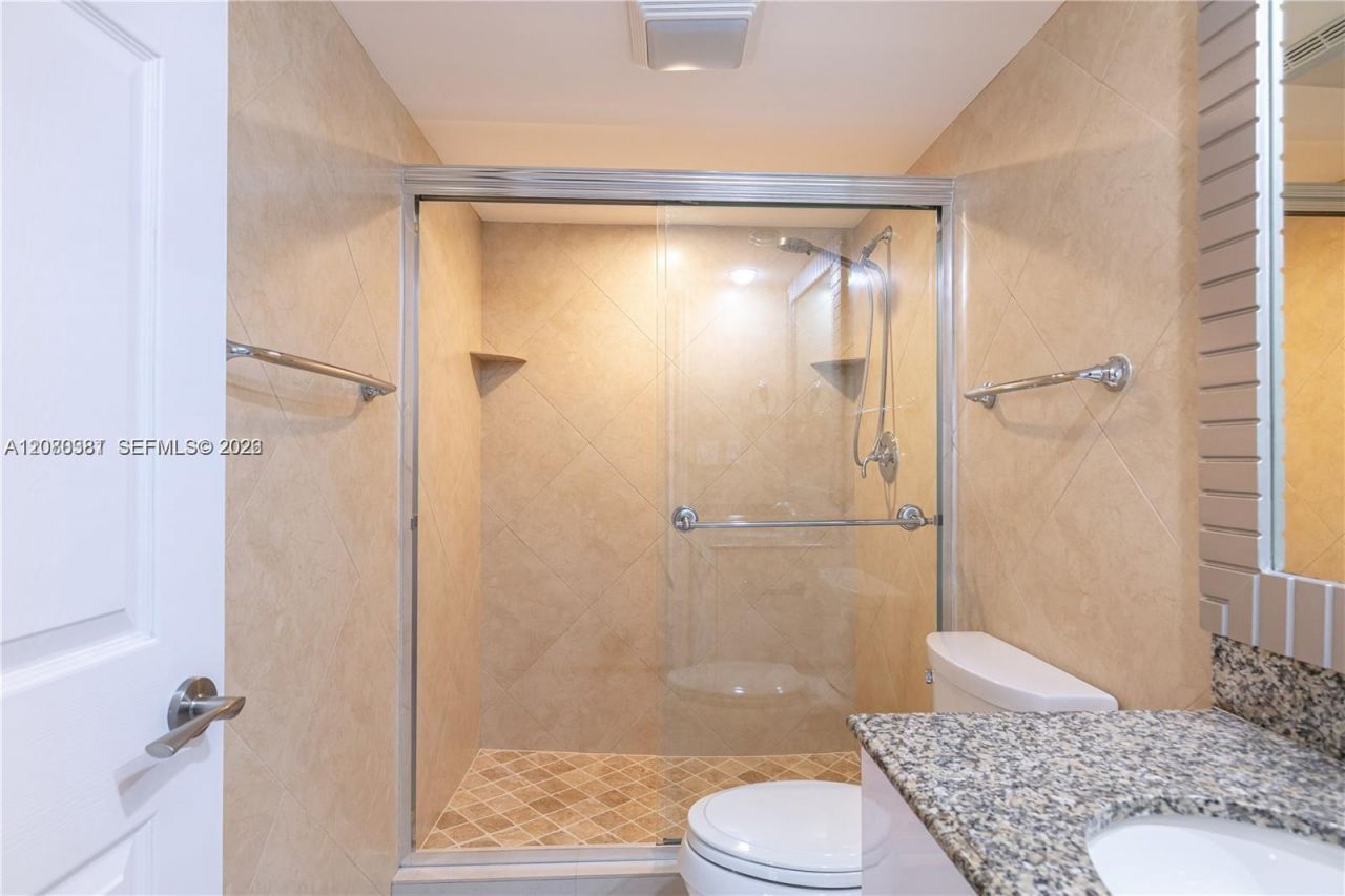 210 174th St , Unit 1201, Sunny Isles Beach, FL 33160 Photo