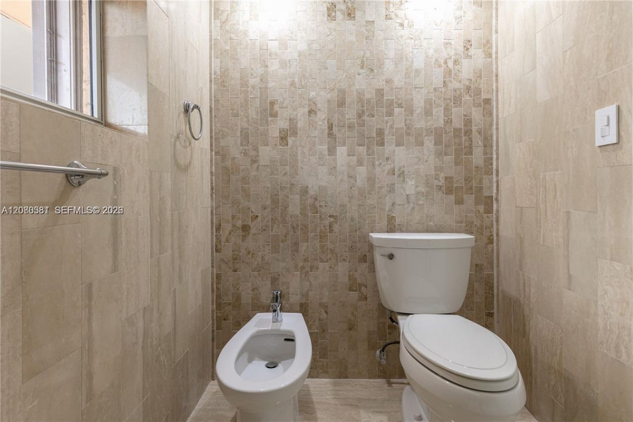 210 174th St , Unit 1201, Sunny Isles Beach, FL 33160 Photo
