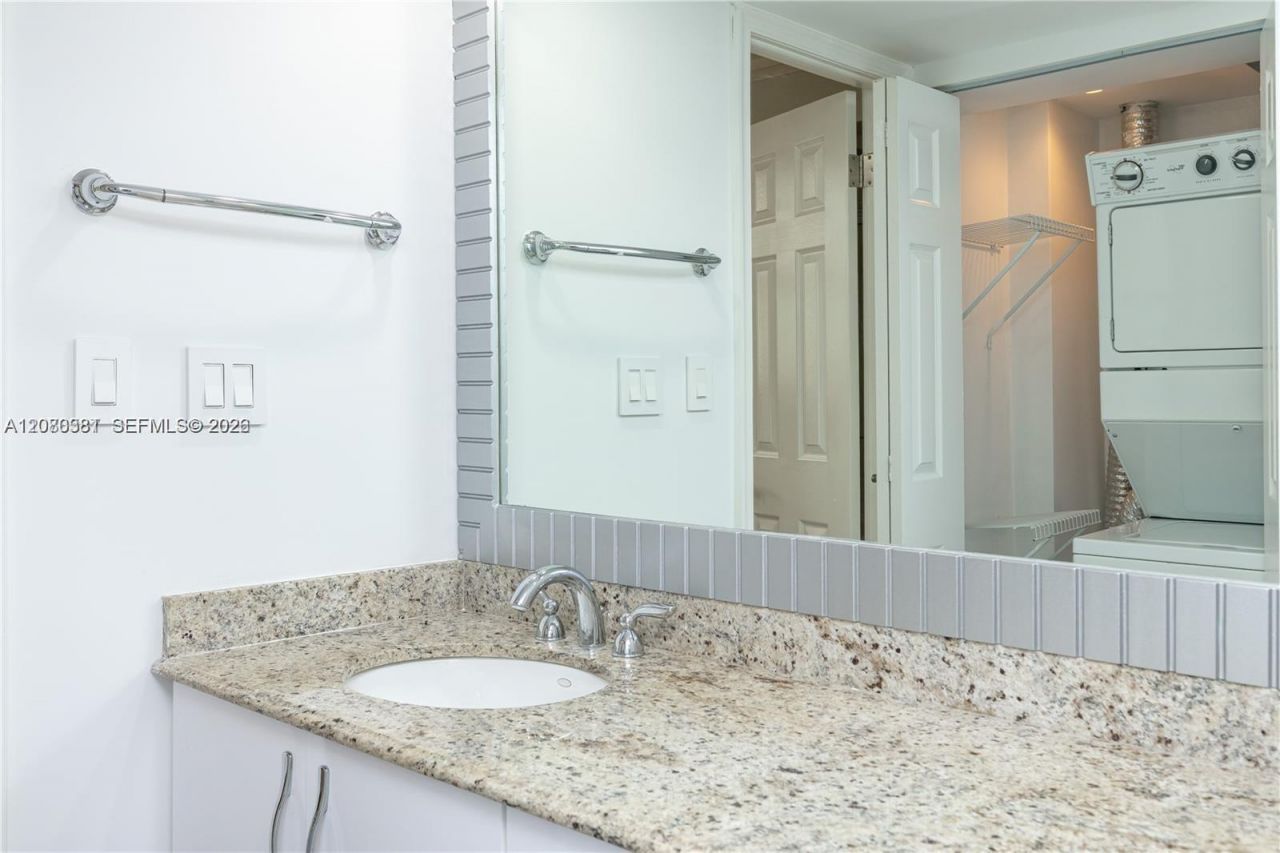 210 174th St , Unit 1201, Sunny Isles Beach, FL 33160 Photo