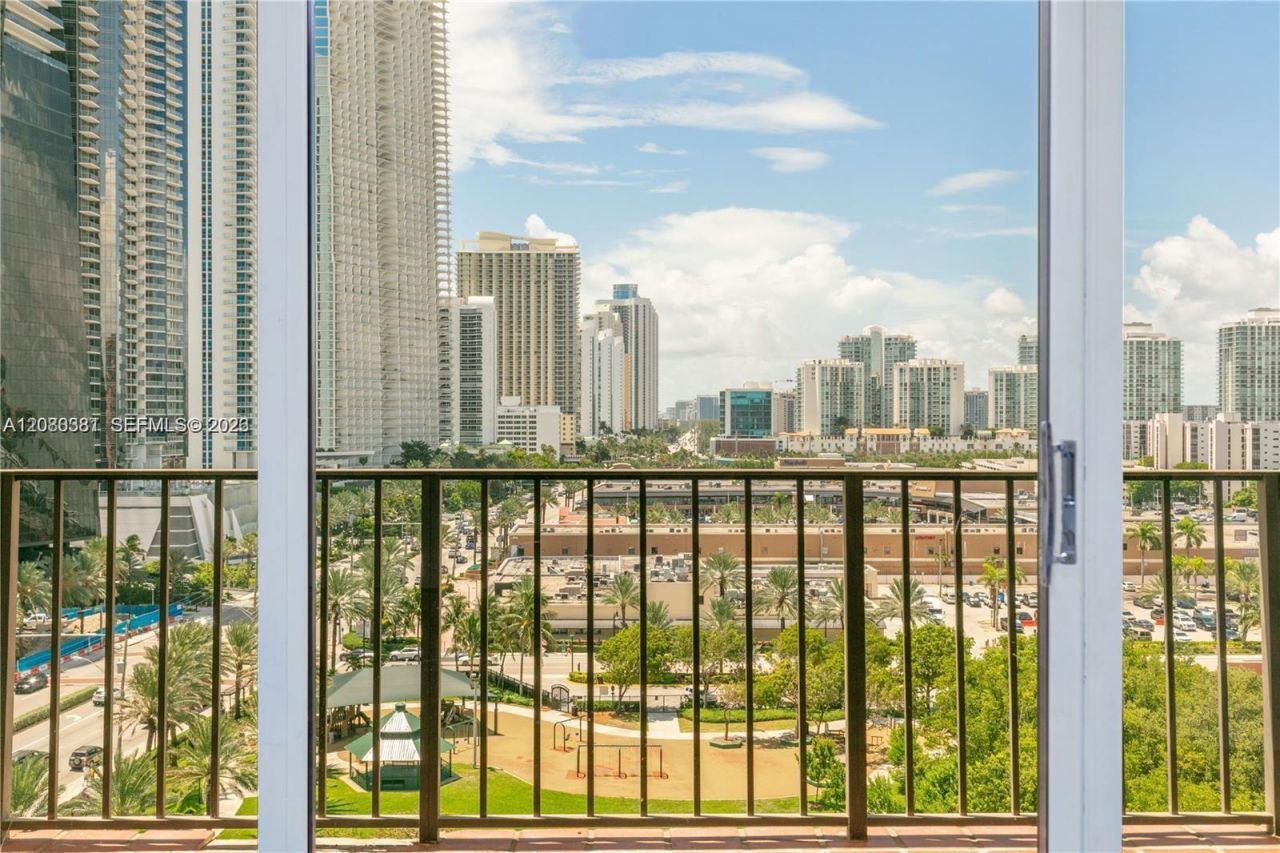 210 174th St , Unit 1201, Sunny Isles Beach, FL 33160 Photo