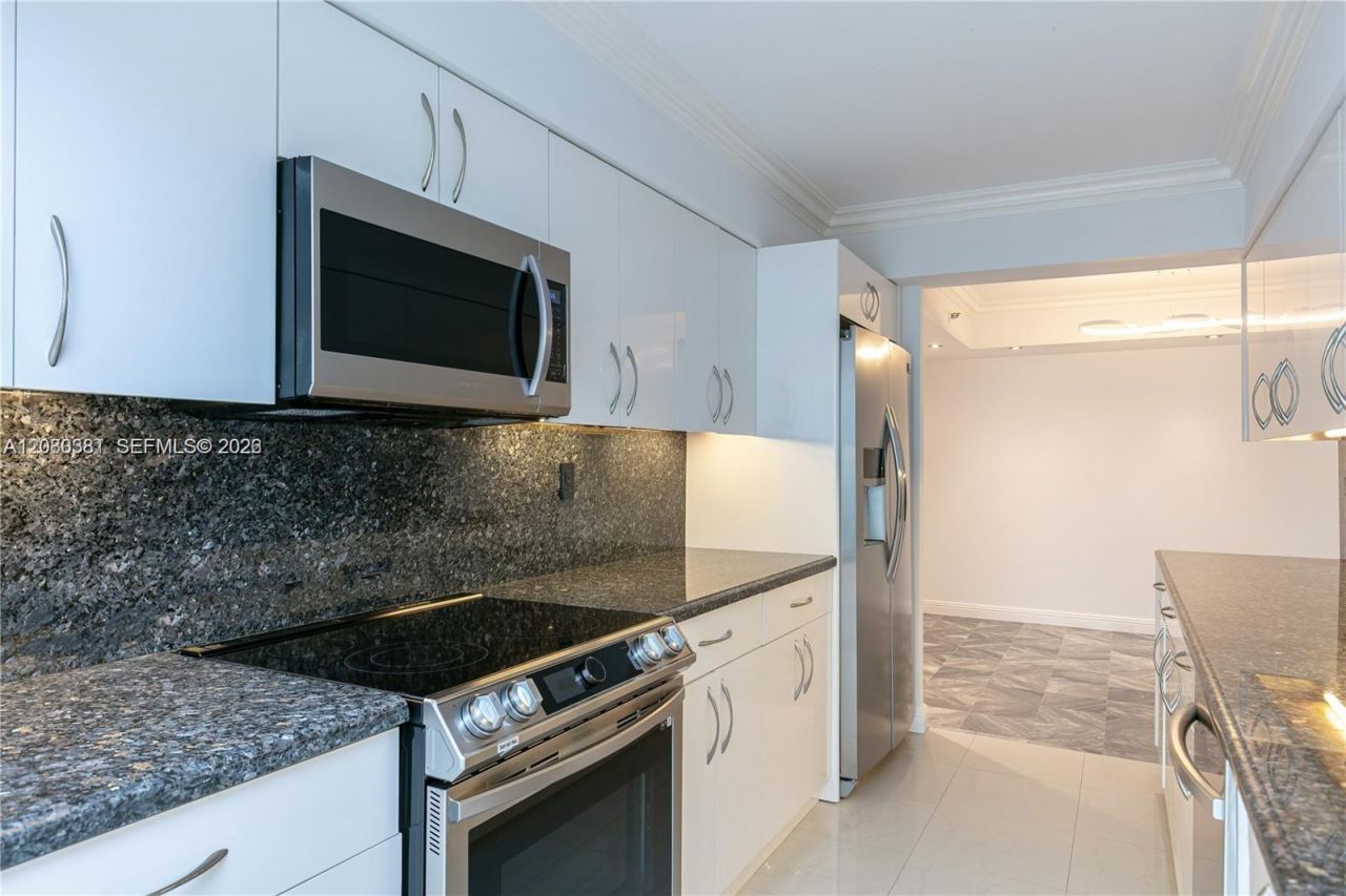 210 174th St , Unit 1201, Sunny Isles Beach, FL 33160 Photo