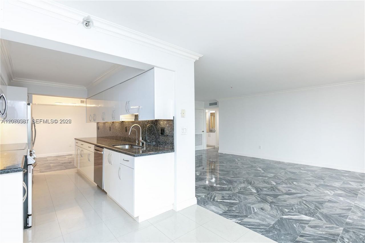 210 174th St , Unit 1201, Sunny Isles Beach, FL 33160 Photo