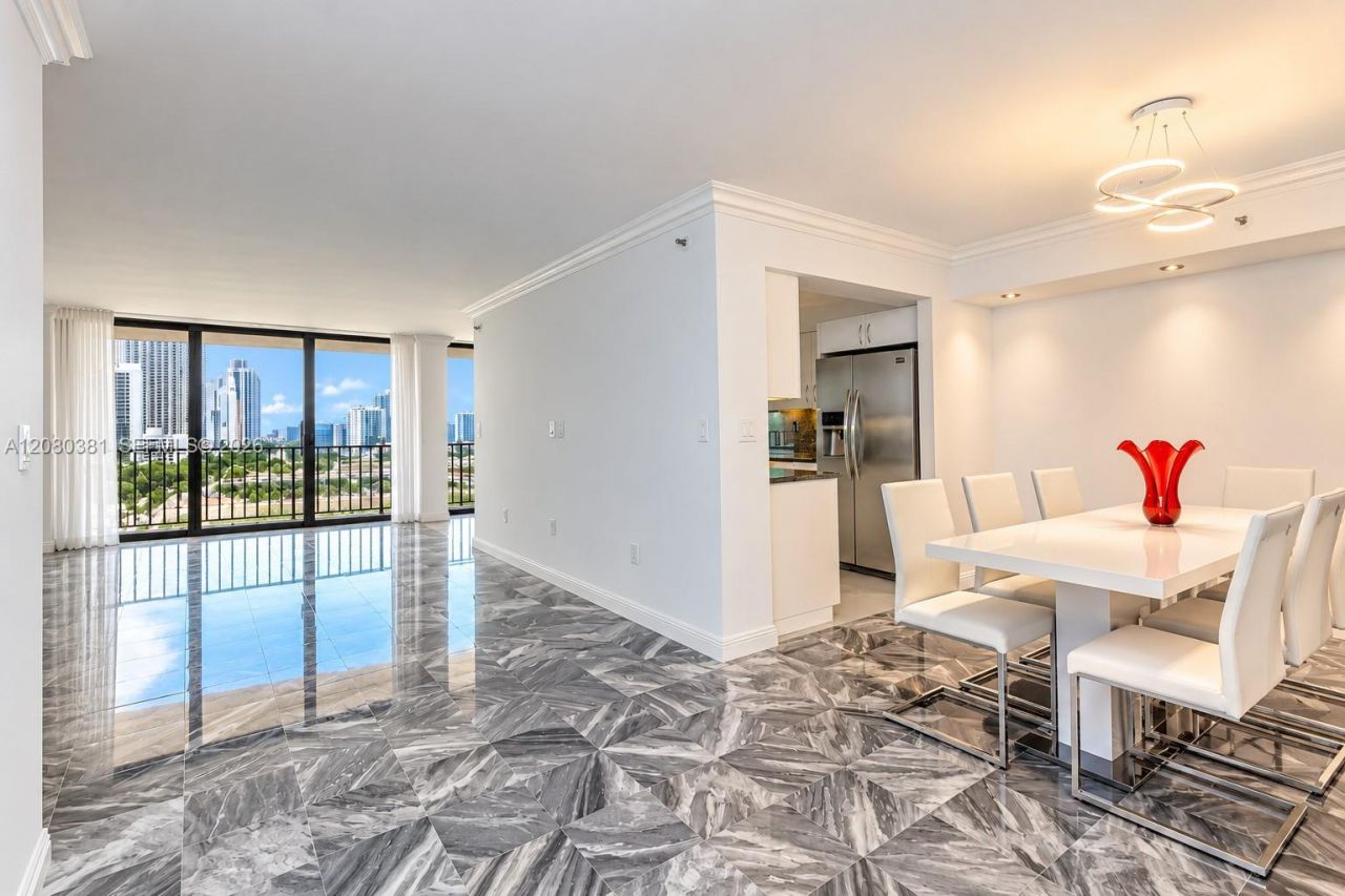 210 174th St, Unit 1201, Sunny Isles Beach, FL 33160 Photo