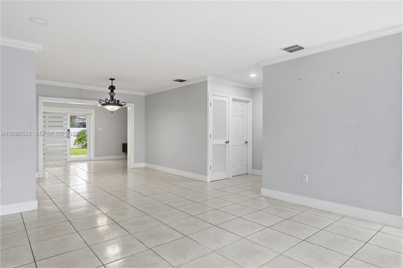 5505 W 14th Ln, Hialeah, FL 33012 Photo