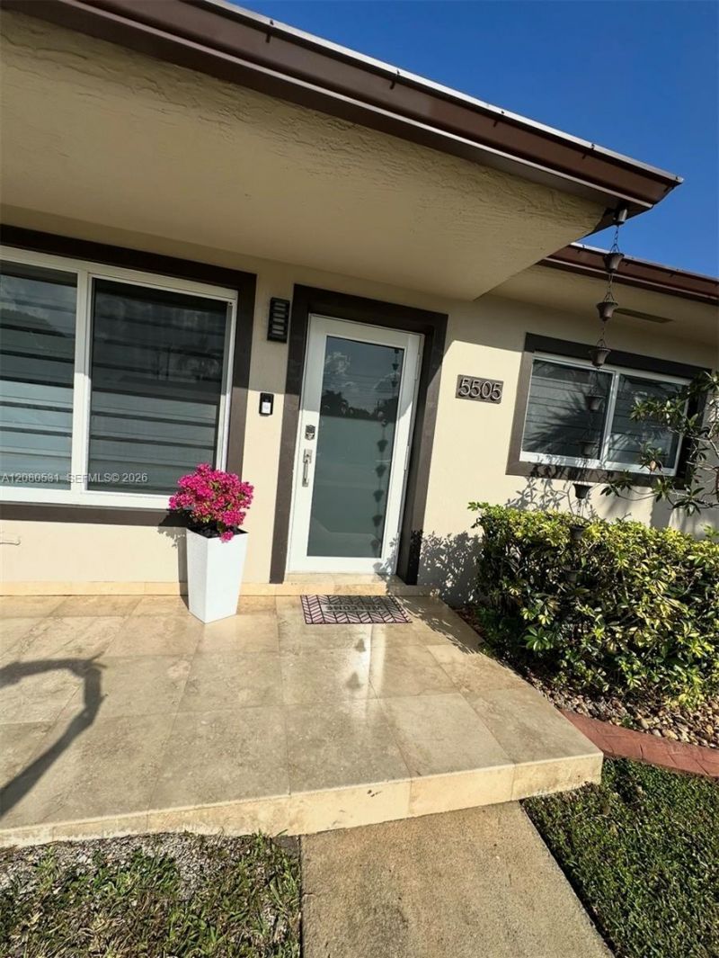 5505 W 14th Ln, Hialeah, FL 33012 Photo