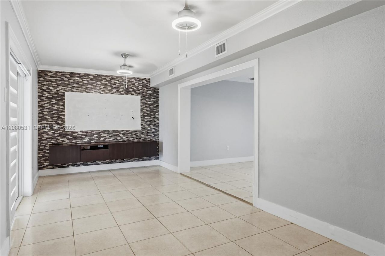 5505 W 14th Ln, Hialeah, FL 33012 Photo