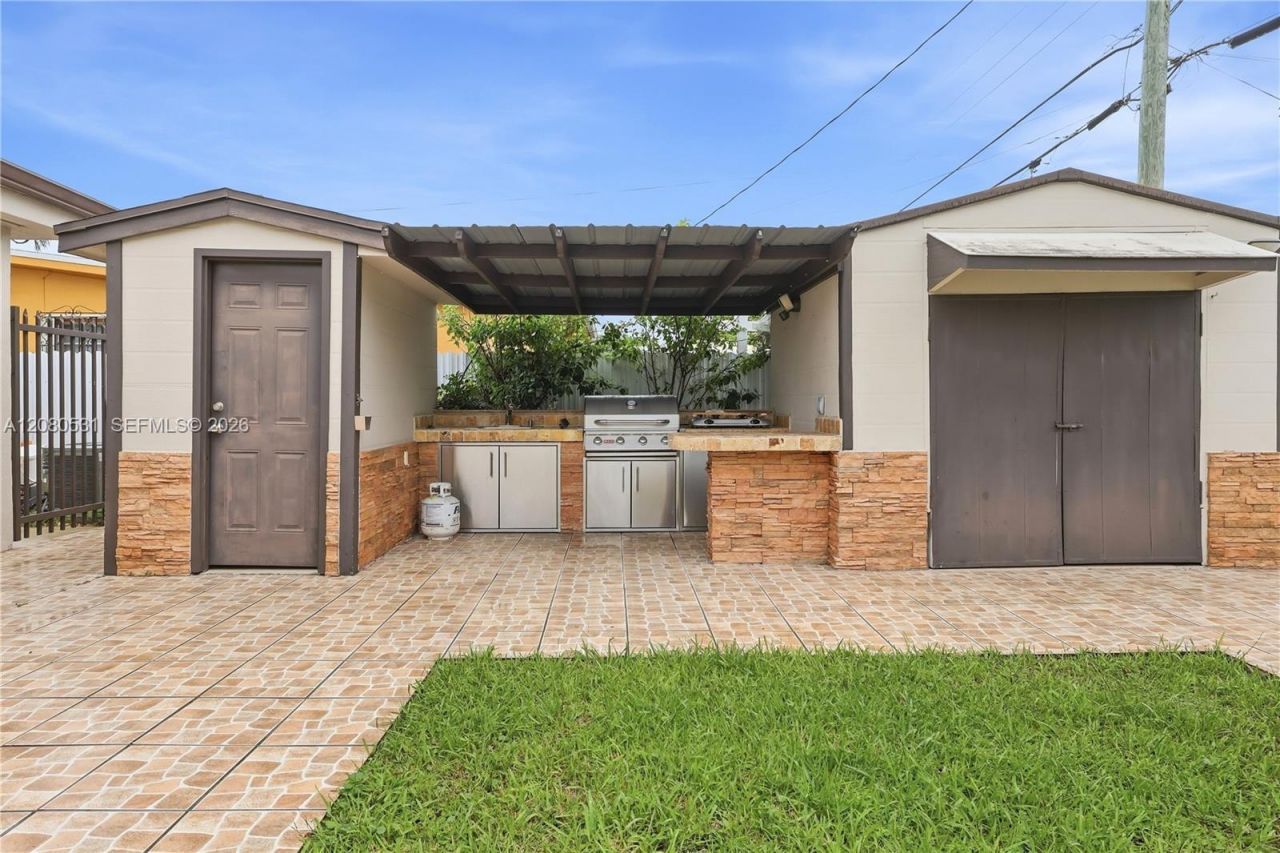 5505 W 14th Ln, Hialeah, FL 33012 Photo