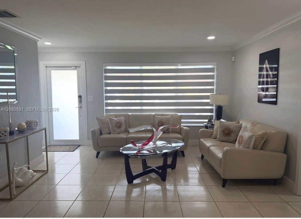 5505 W 14th Ln, Hialeah, FL 33012 Photo