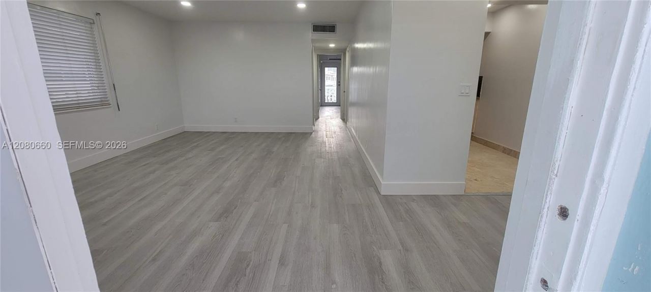 455 Golden Isles Dr , Unit 310, Hallandale Beach, FL 33009 Photo