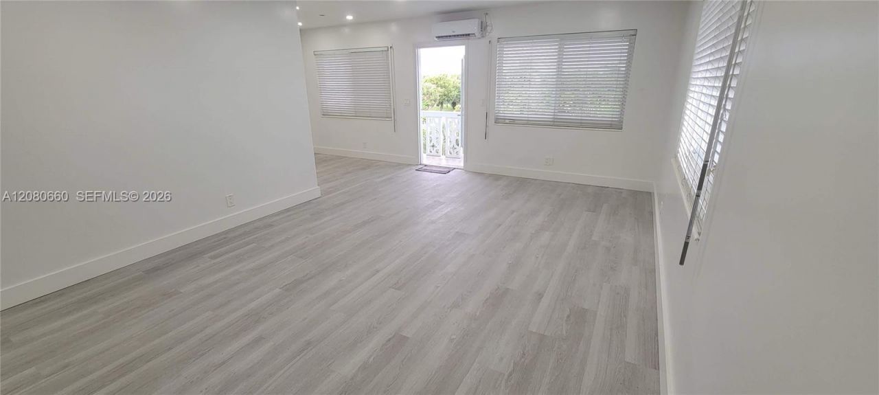 455 Golden Isles Dr , Unit 310, Hallandale Beach, FL 33009 Photo