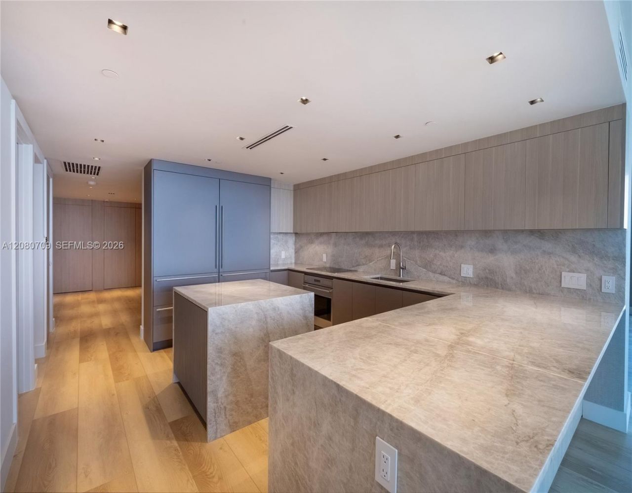 465 Brickell Ave, Unit PH5701, Miami, FL 33131 Photo