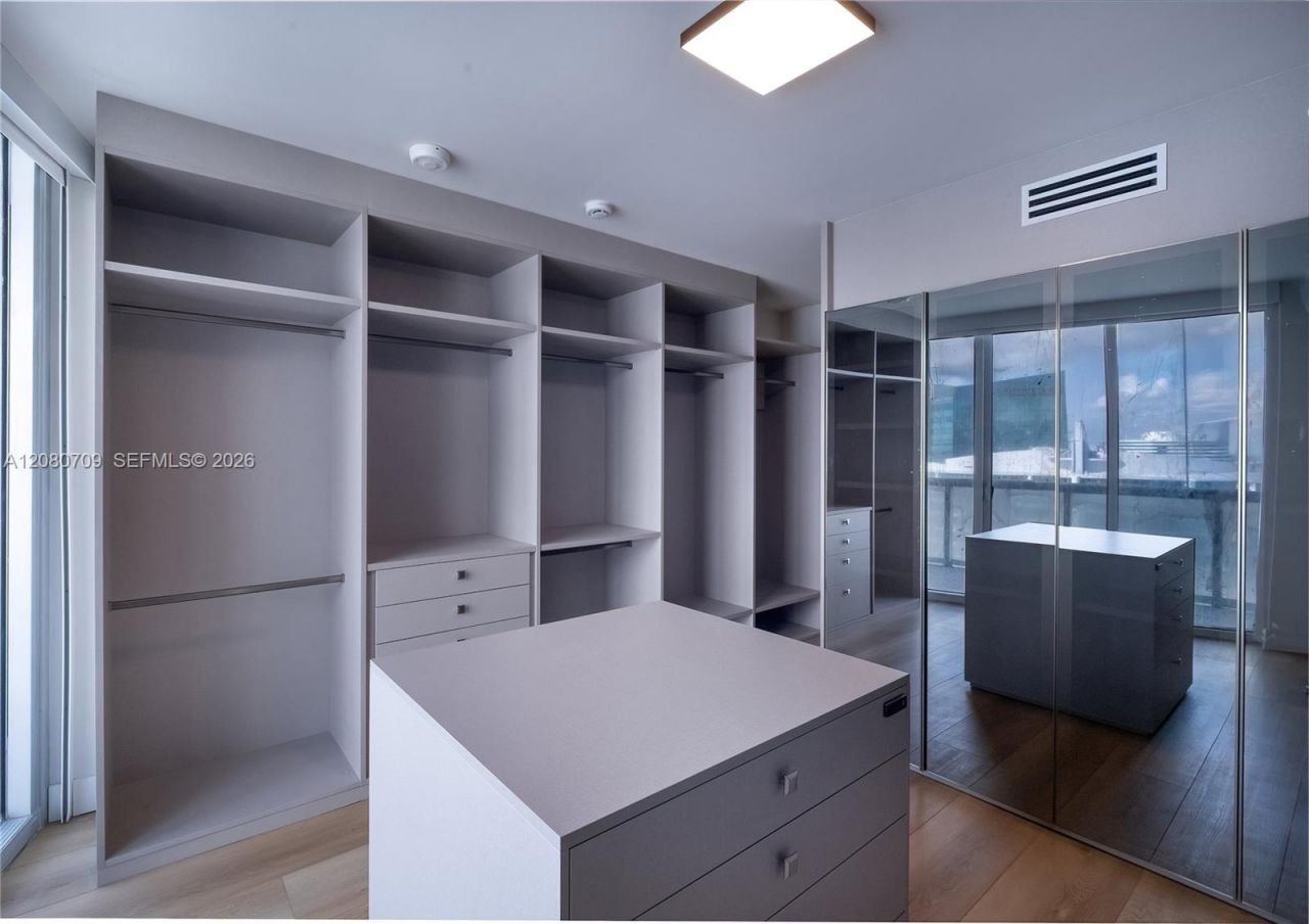 465 Brickell Ave, Unit PH5701, Miami, FL 33131 Photo