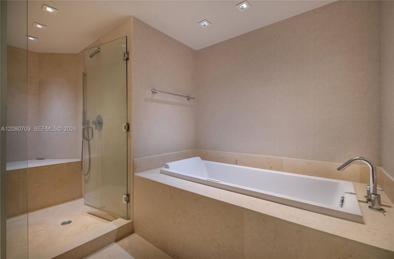 465 Brickell Ave, Unit PH5701, Miami, FL 33131 Photo