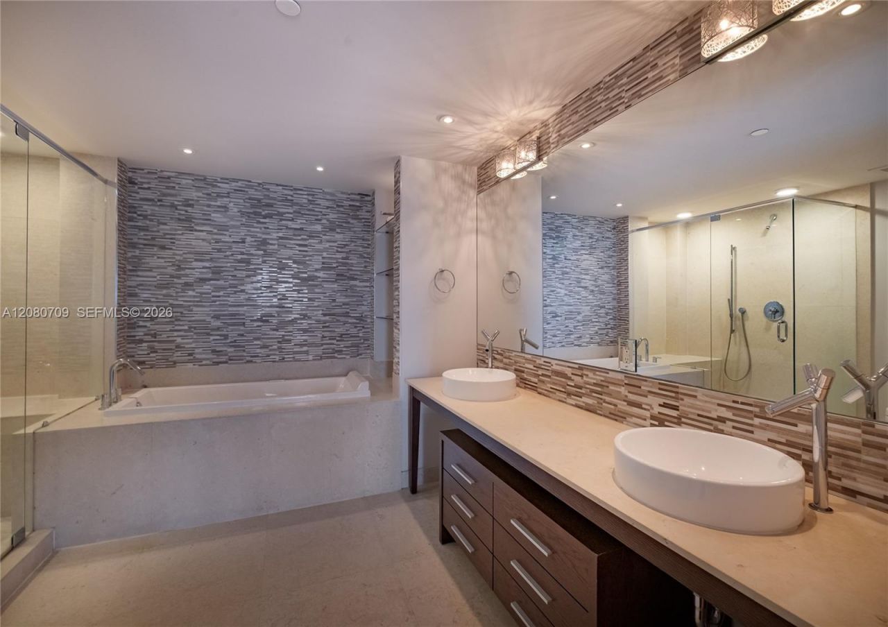 465 Brickell Ave, Unit PH5701, Miami, FL 33131 Photo
