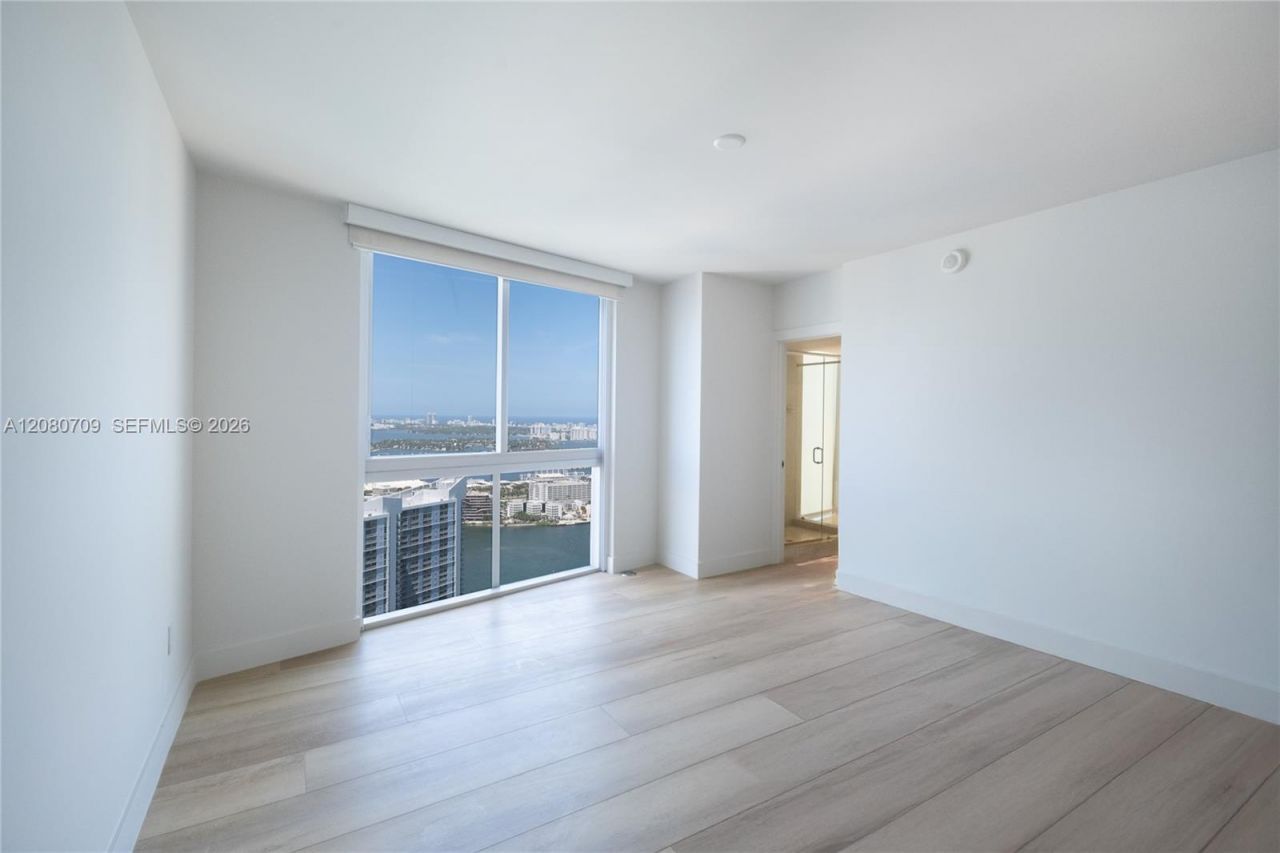 465 Brickell Ave, Unit PH5701, Miami, FL 33131 Photo
